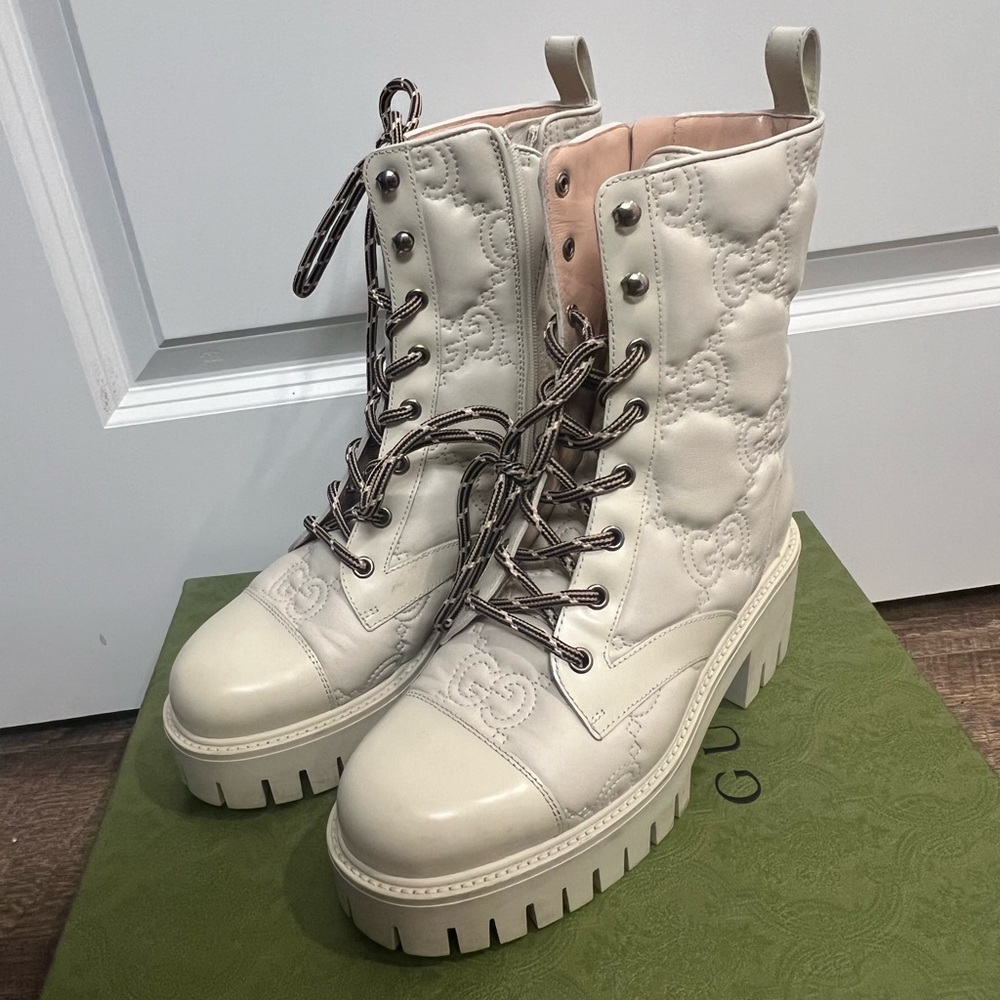 Women's Cream Lace-Up Boots